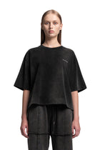 "SCREWED & NUTS" T-Shirt Cropped Oversized in Acid-Washed Black