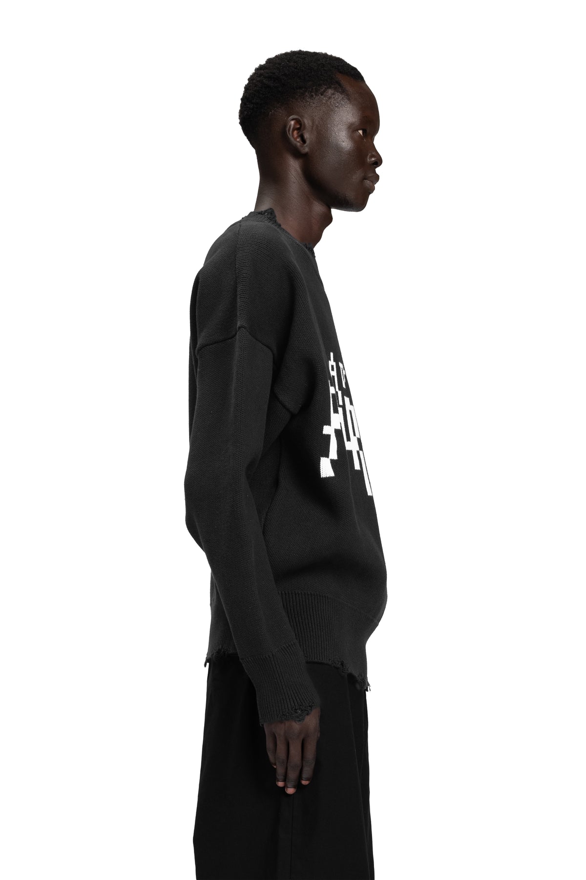 "CYBER ATTACK" Sweater Knit Distressed in Schwarz
