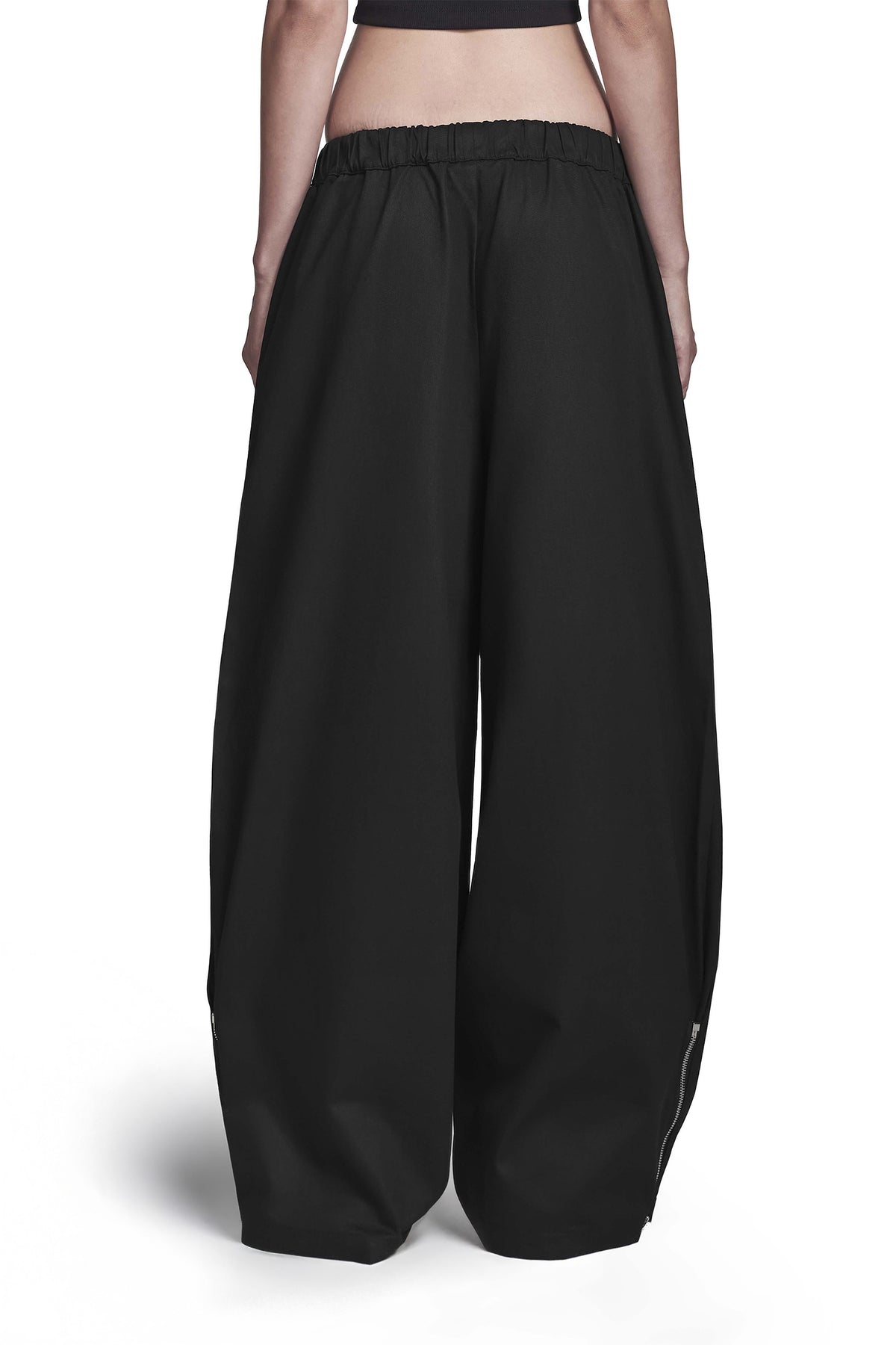 "FEMUR" Twill Pants Wide Leg Fit in Schwarz