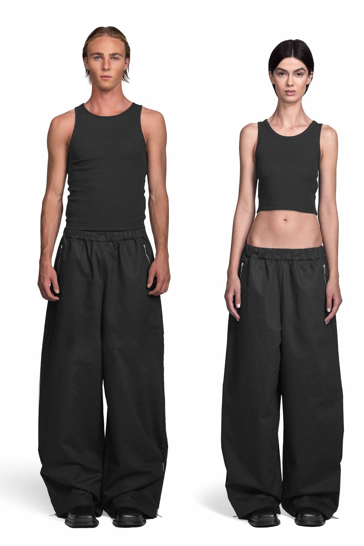 "FEMUR" Twill Pants Wide Leg Fit in Schwarz