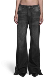 "PELVIS" Flared Jeans Mid Waist in Schwarz