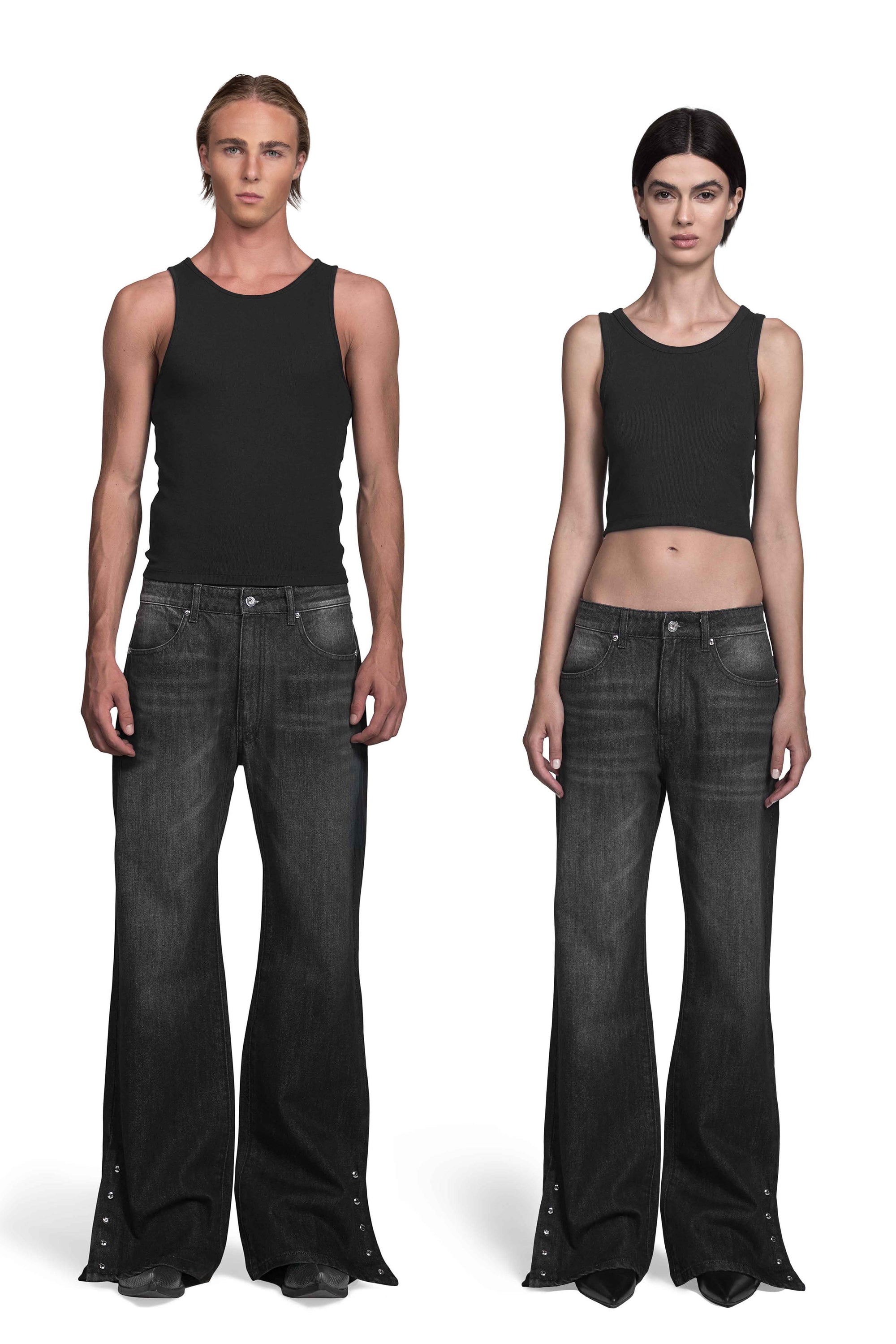 "PELVIS" Flared Jeans Mid Waist in Schwarz