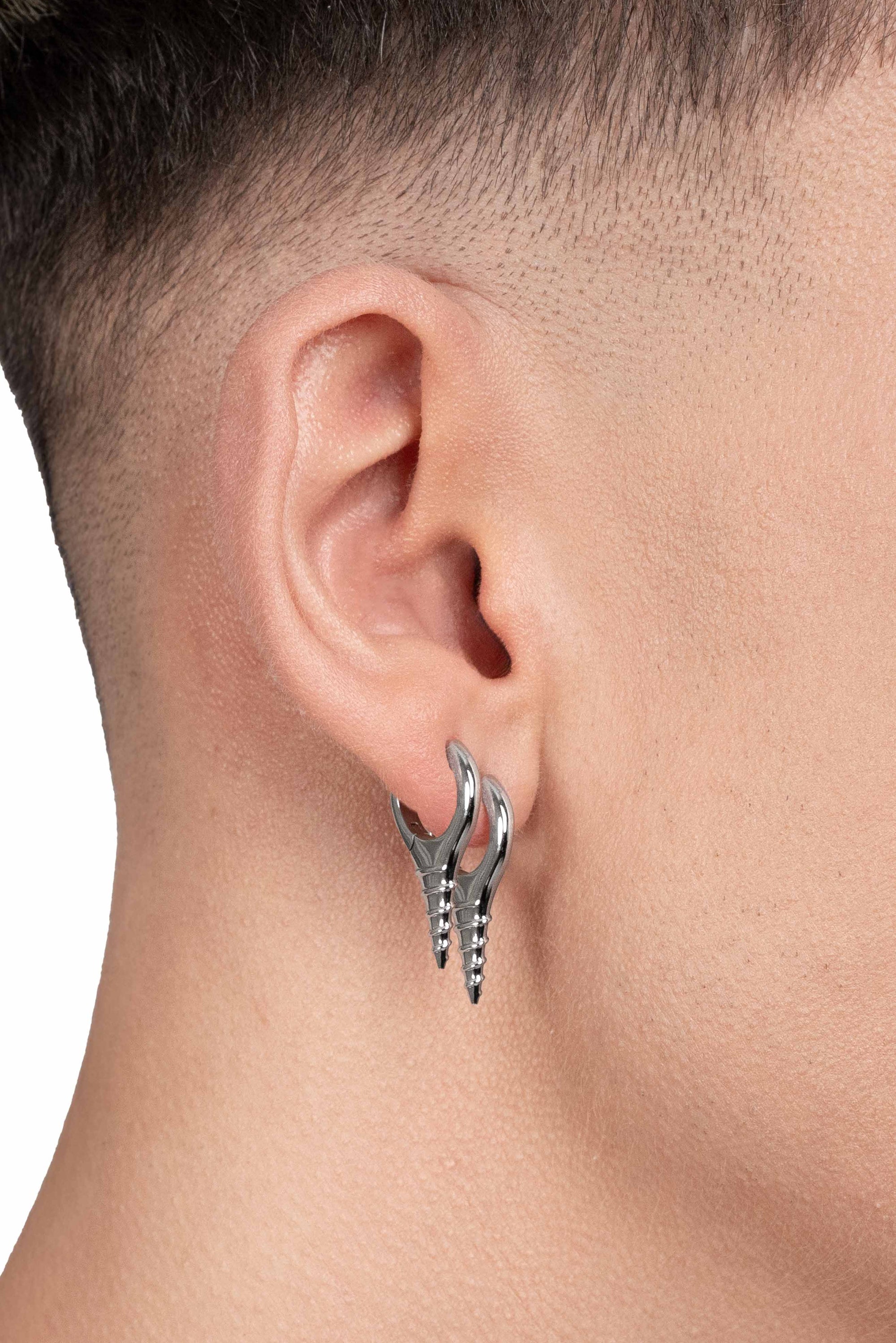 "SCHRAUBE" Short Earring with Thread Details