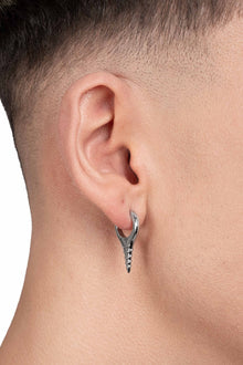 "SCHRAUBE" Short Earring with Thread Details