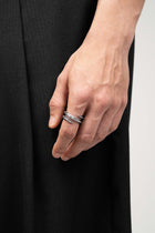 "SCHRAUBE" Skulpturaler Ring mit Gewindedetails