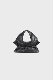 BAD PORTIER "STUNT" Belted Bag XXL aus schwarzem Rindsleder mit Lederriemen und Metallringen in Front- und Detailansicht