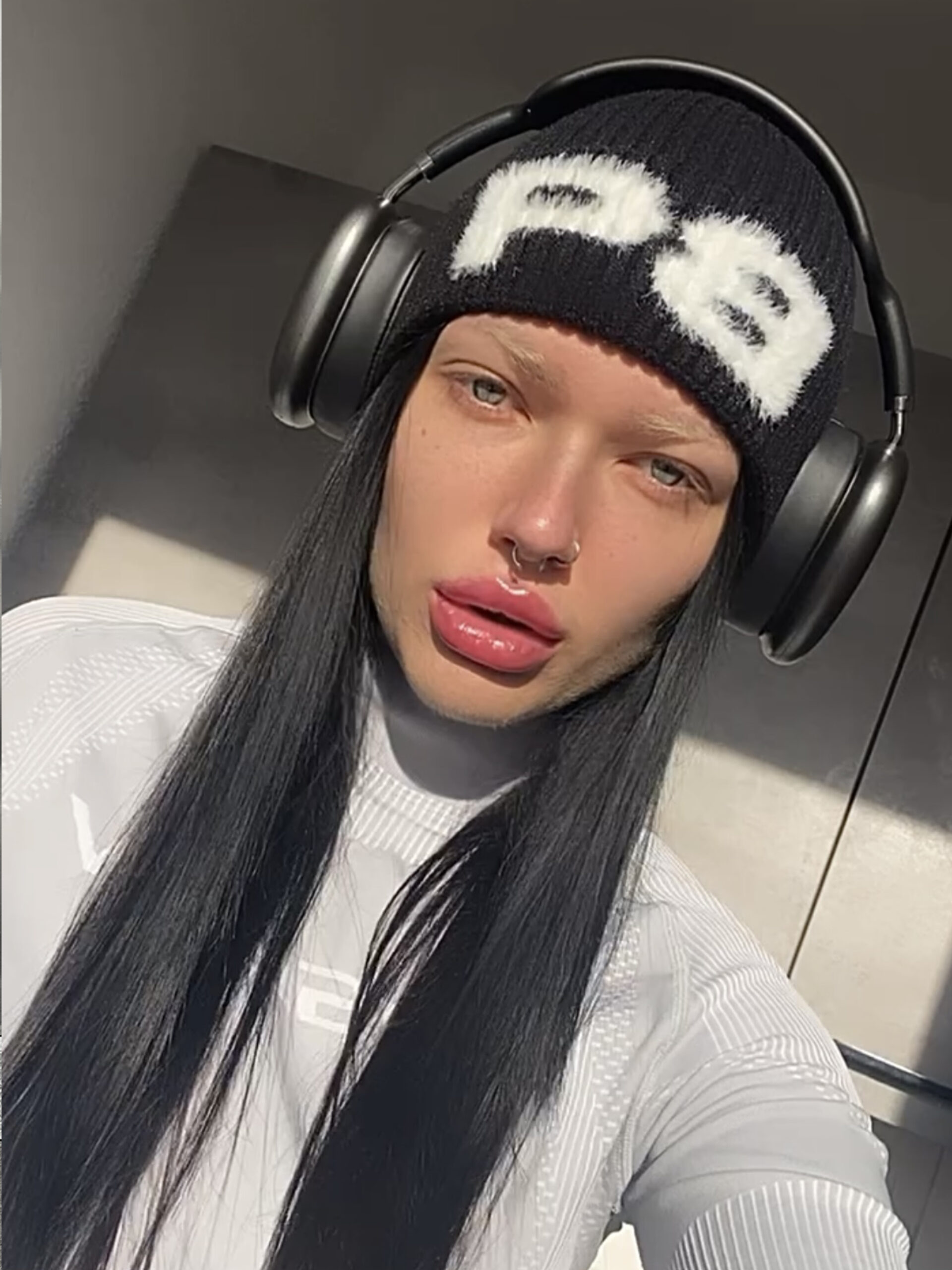 Copy of nastasiaclaire_Bad_Portier_Accessories_FROZEN_BEANIE_BLACK_élémentaire_Streetwear_Collection_2024_3