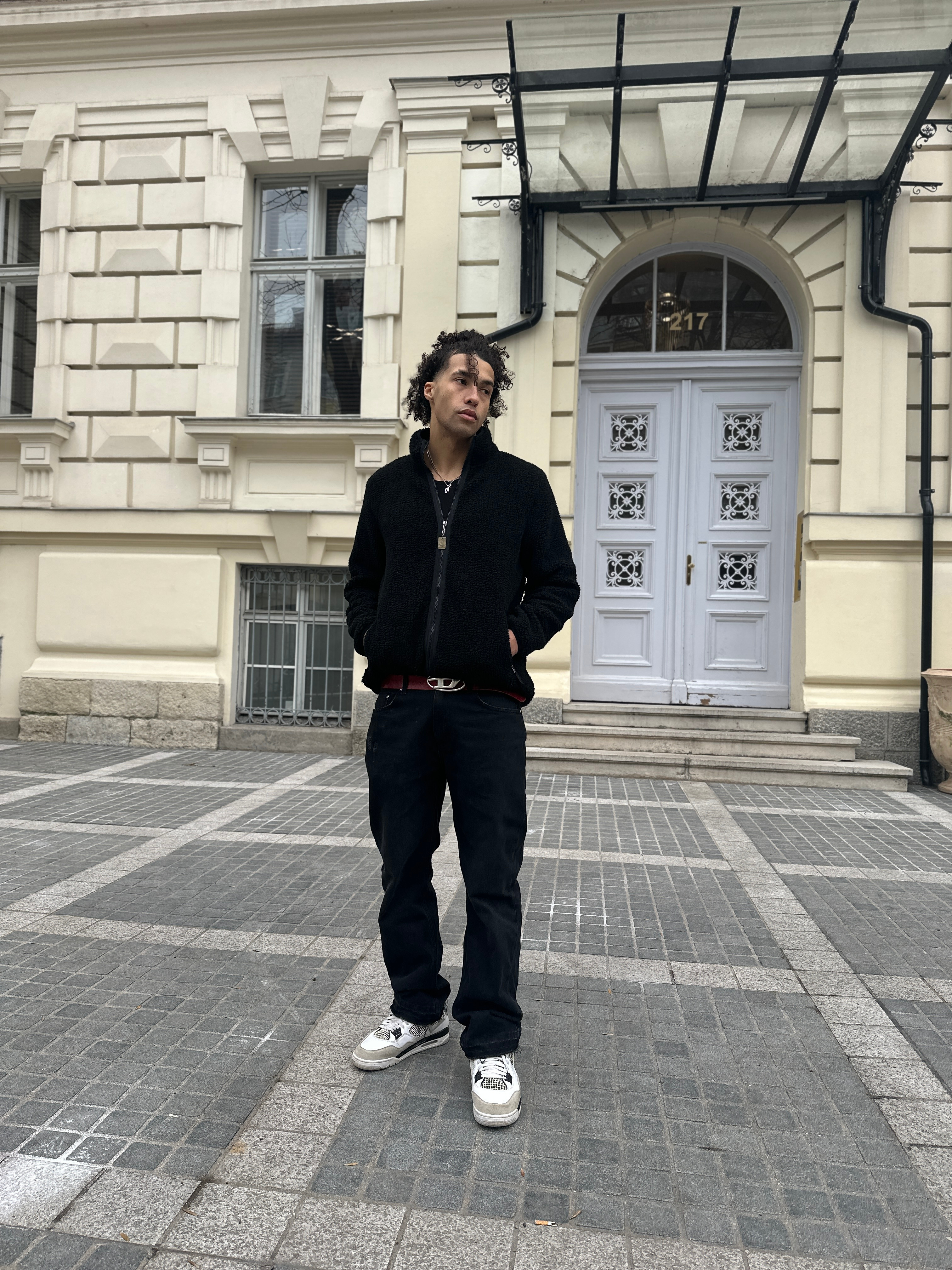 isak.sunday_Bad_Portier_Jacket_ÉLÉMENTAIRE_TWILL_BRUSHED_OVERSHIRT_BLACK_élémentaire_Streetwear_Collection_2024_5