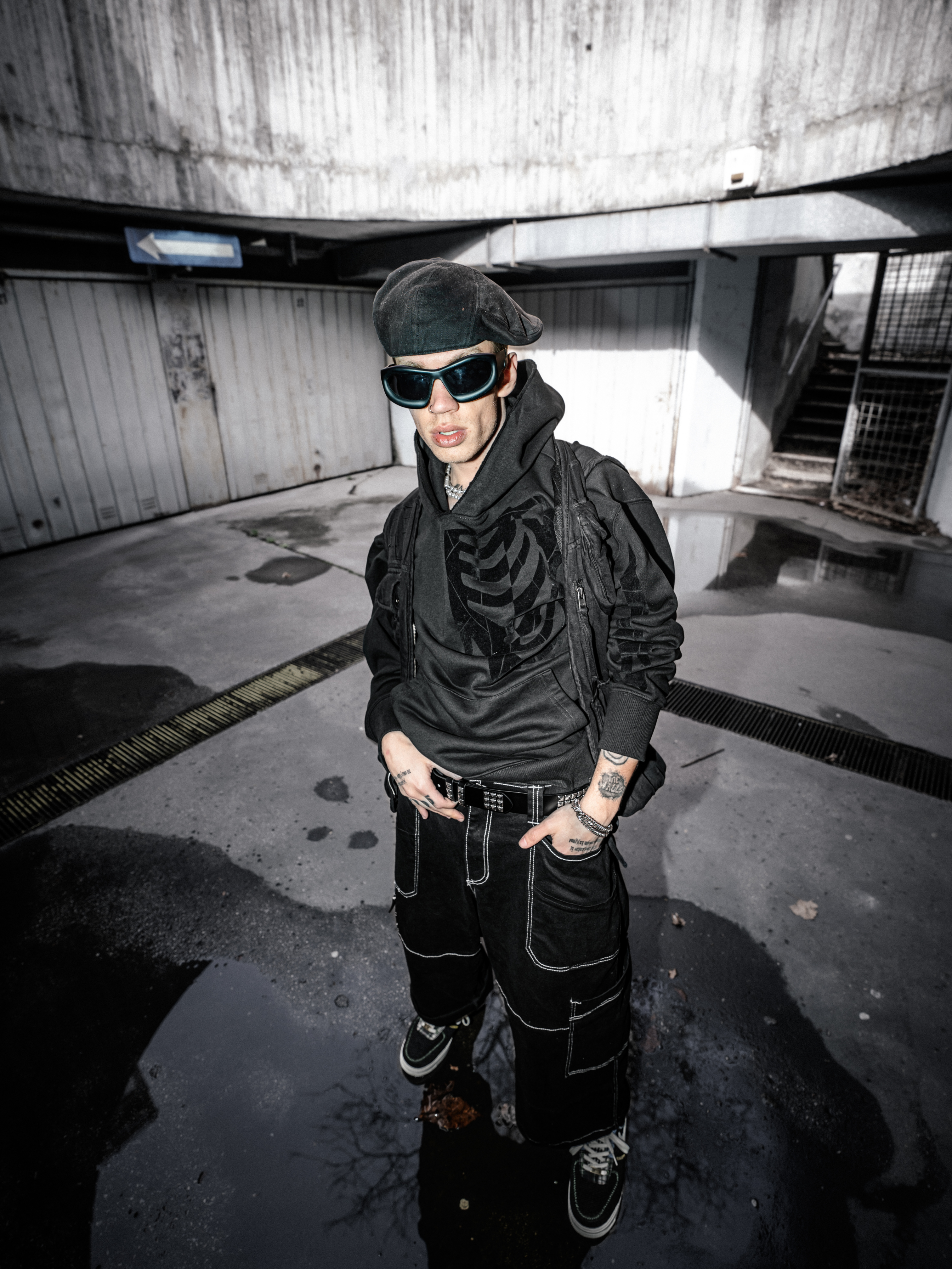 karlos_kole_Bad_Portier_Hoodies_ÉLÉMENTAIRE_SKELETON_HOODIE_BLACK_élémentaire_Streetwear_Collection_2024_1