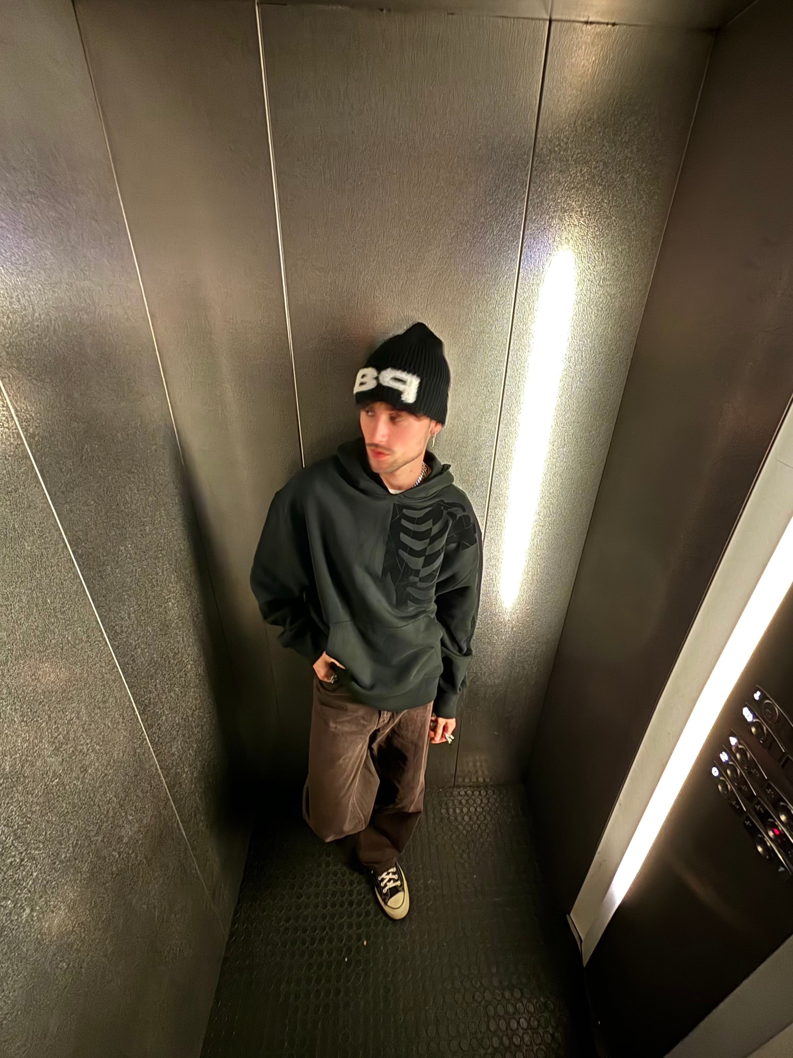 lucasolliee_Bad_Portier_Accessoires_Hoodies_FROZEN_BEANIE_BLACK_ÉLÉMENTAIRE_SKELETON_HOODIE_BLACK_élémentaire_Streetwear_Collection_2024_3