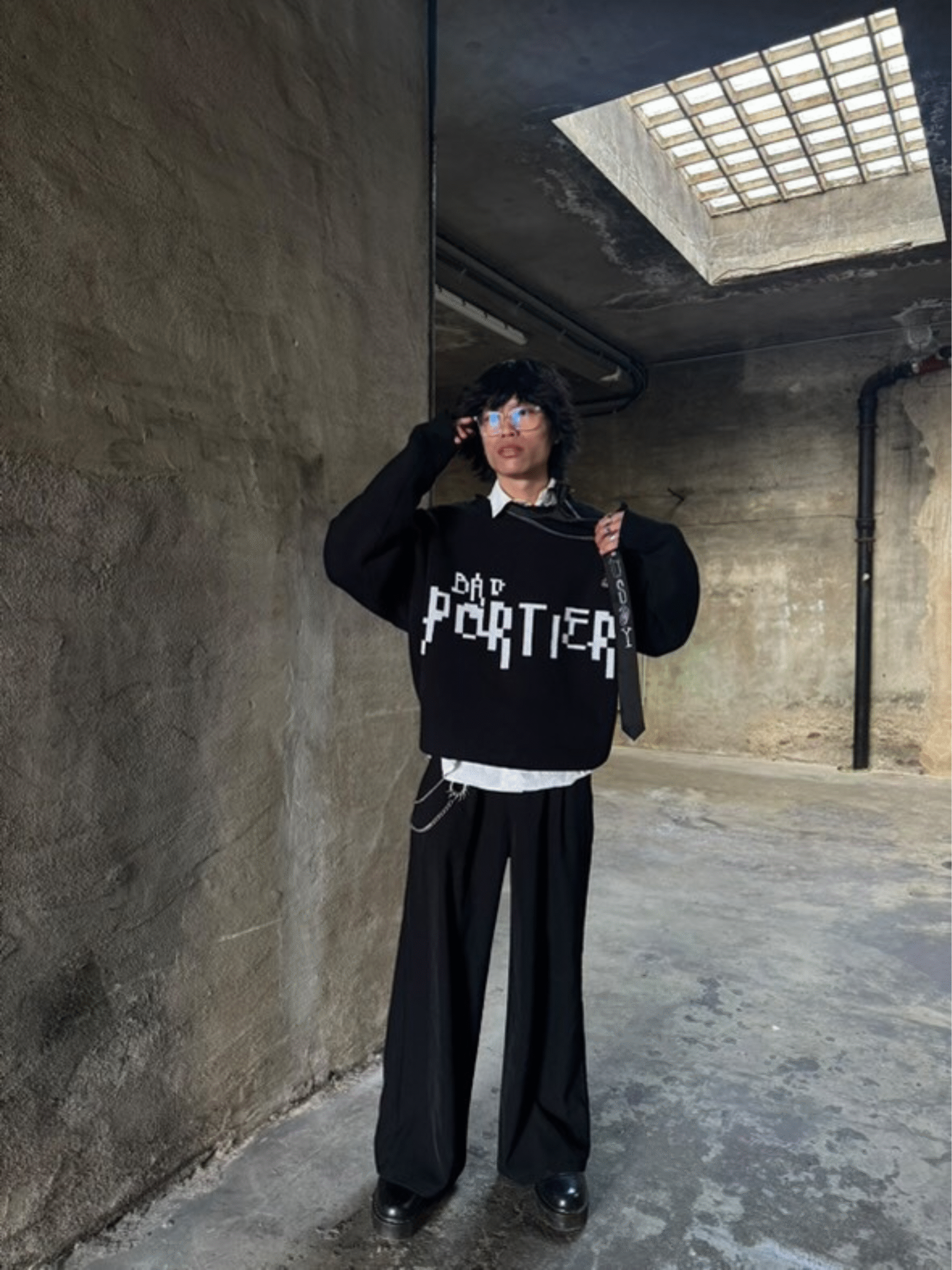 bao.nsai_Bad_Portier_Sweater_CYBER_ATTACK_SWEATER_BLACK_élémentaire_Streetwear_Collection_2024_Foto1