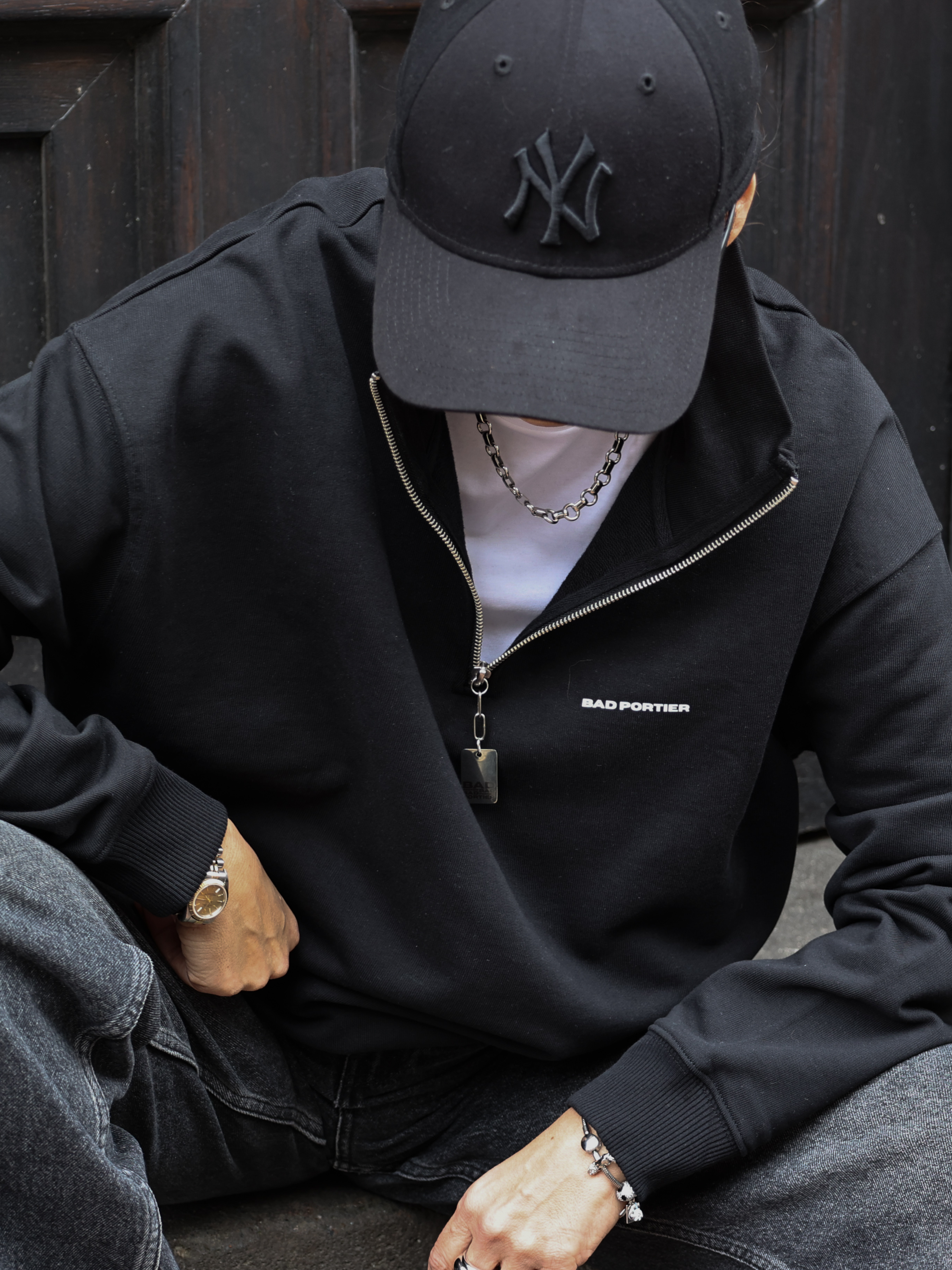 evangelie_tz_Bad_Portier_Sweatshirts_BAD_CREWNECK_SWEATER_BLACK_élémentaire_Streetwear_Collection_2024_8