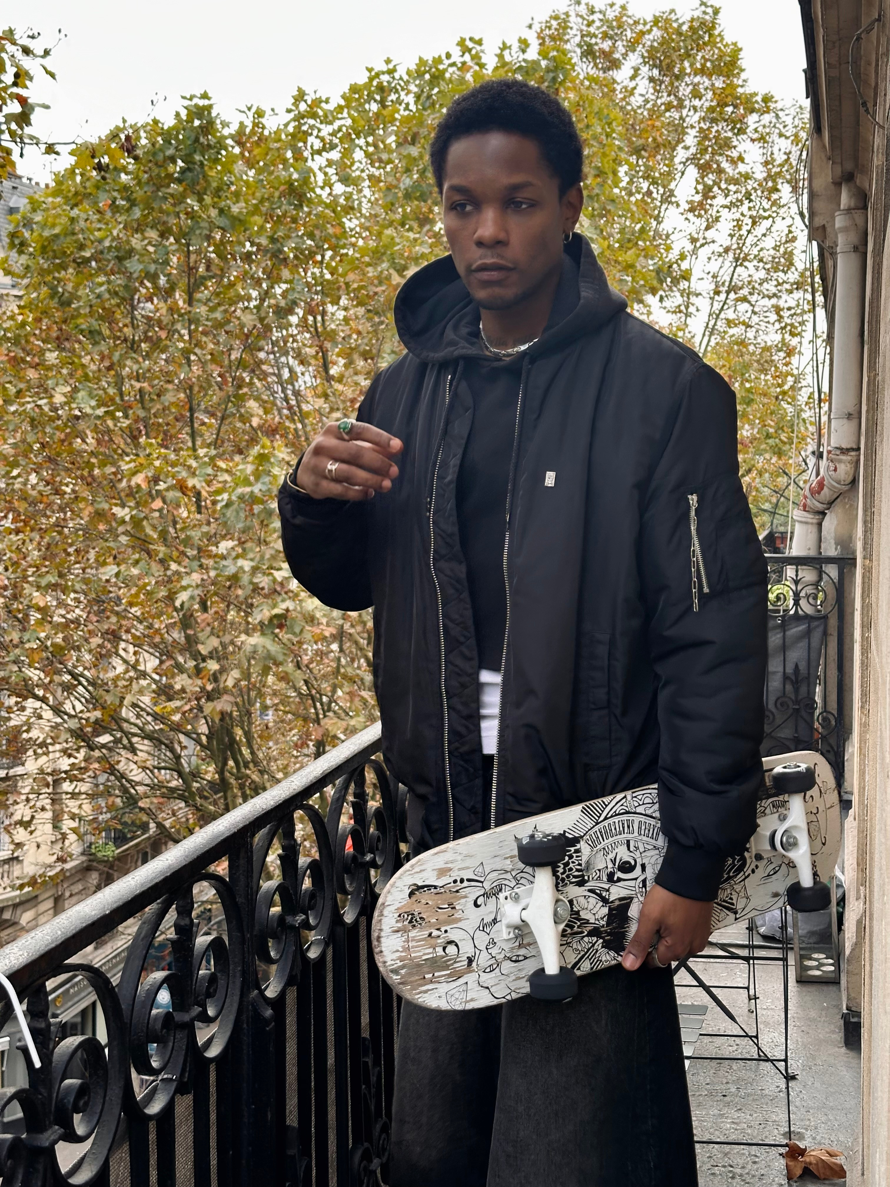 meduzawap_Bad_Portier_Jacket_UNIQUE_PERSPECTIVES_VEGAN_BOMBER_BLACK_élémentaire_Streetwear_Collection_2024_10