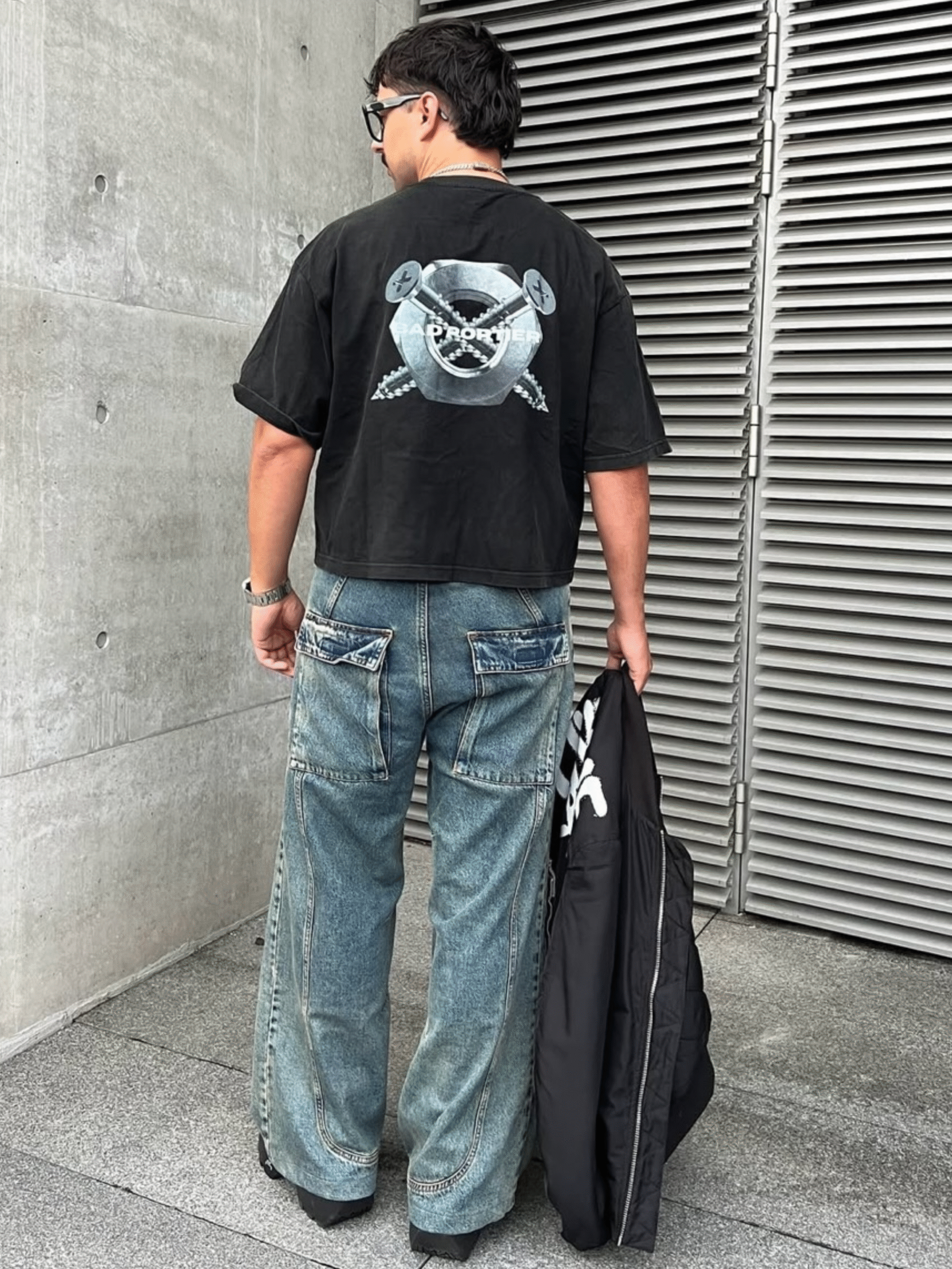 la_mentira_Bad_Portier_Tshirt_Screwed & Nuts _T-Shirt_élémentaire_Streetwear_Collection_2025