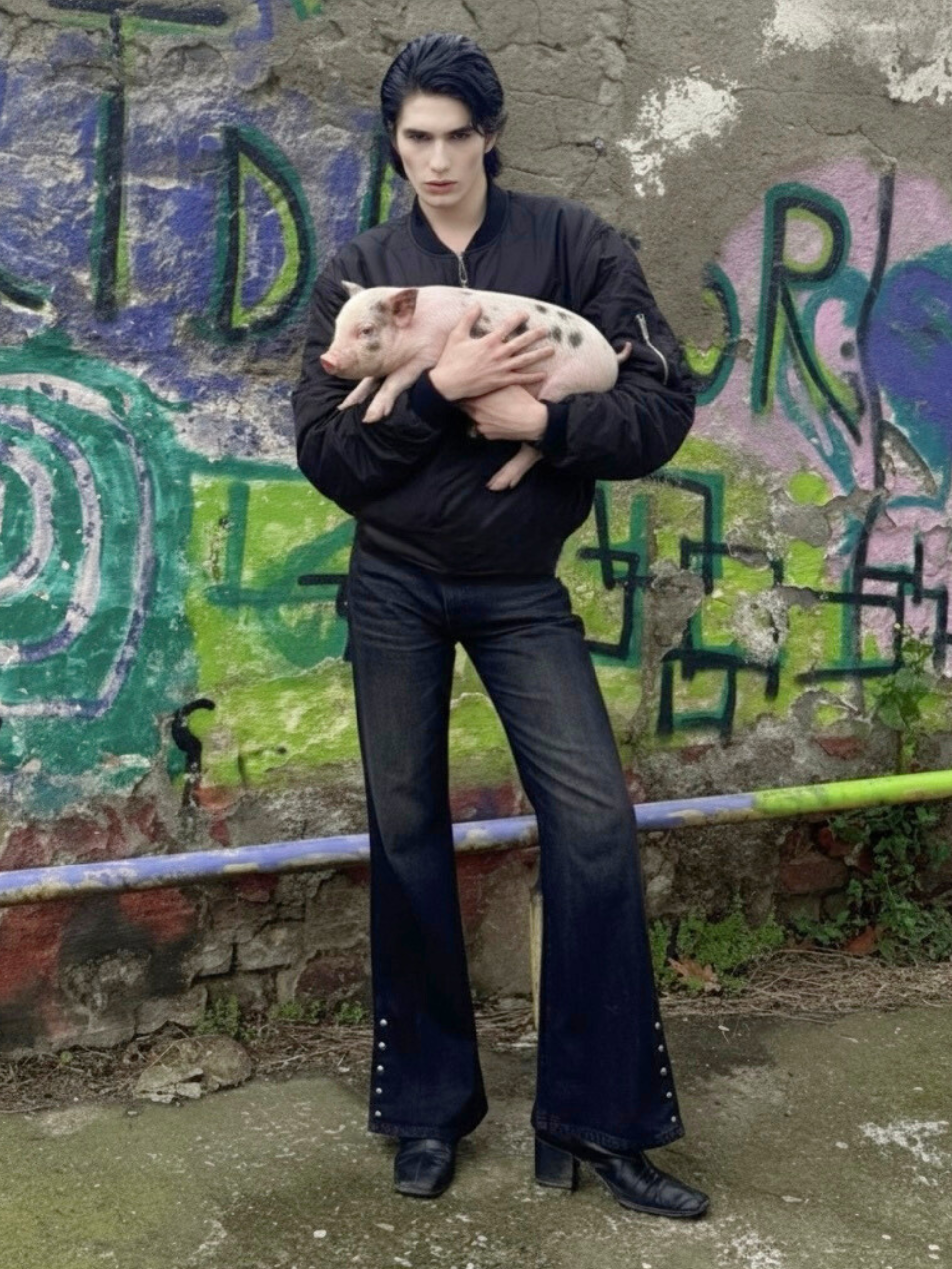 laurean.edwardby _BAD PORTIER _OPERATION AW25_Trousers_Pelvis Flared Jeans_Sweatshirts_Cortex Bomber Sweatert_Accessoires_Solid Thermal Cup_Foto1